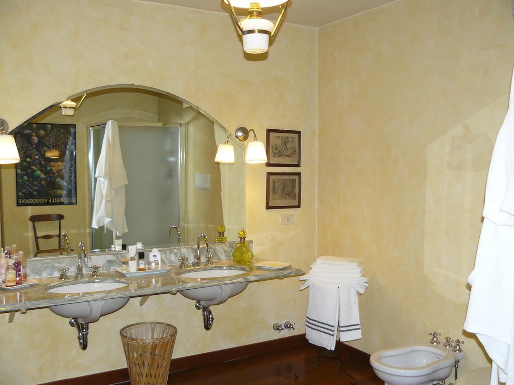 Al Concerto Bed and Breakfast San Benigno Canavese Rum bild